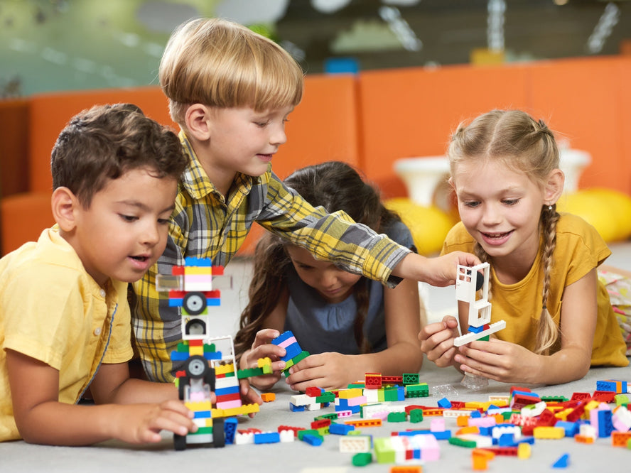 8 Ways of Encouraging Your Kids To Play With You