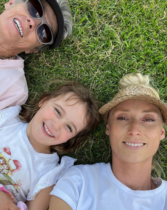 mum, daughter and grandma 